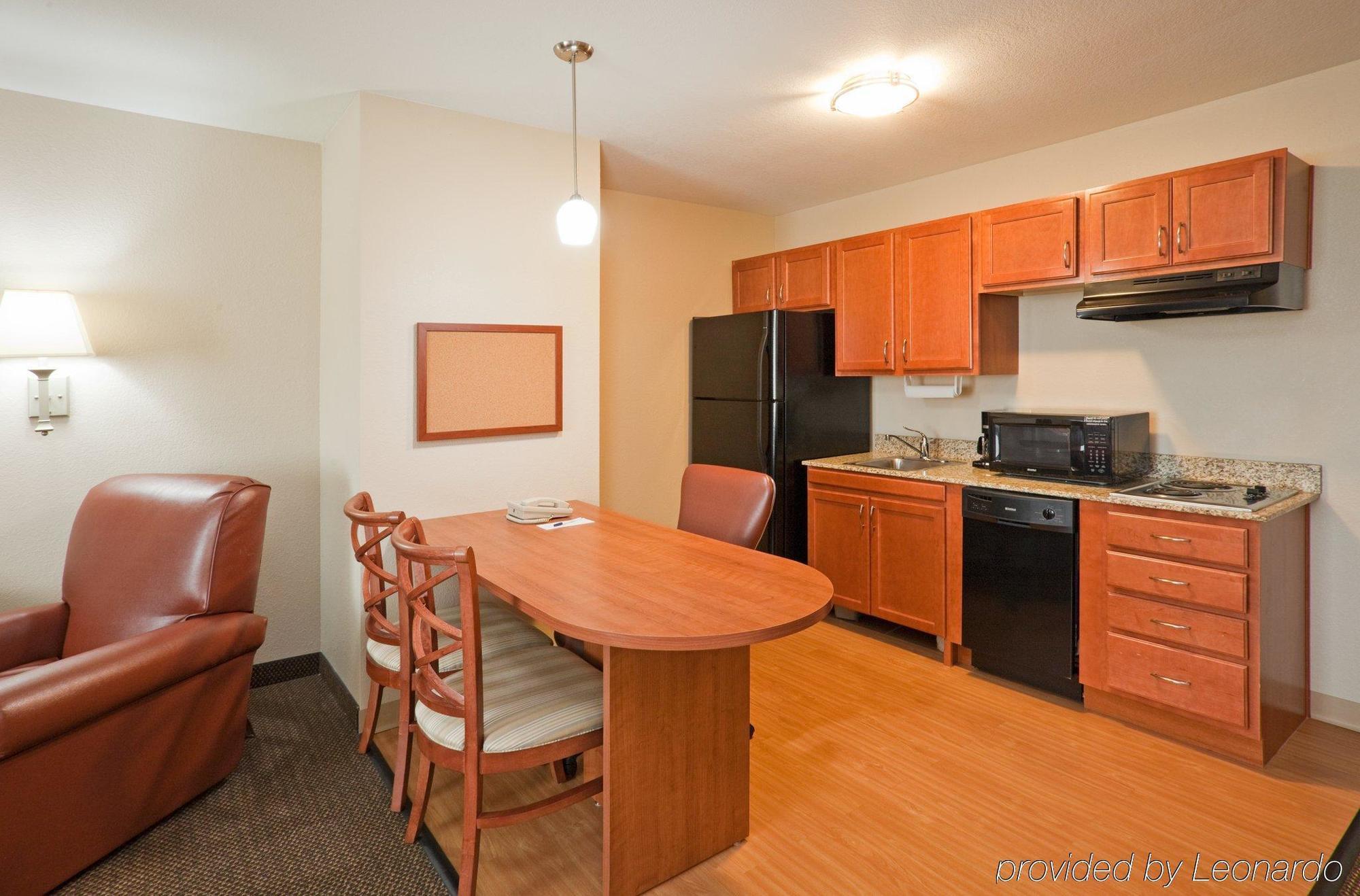Candlewood Suites Eastchase Park By Ihg Μοντγκόμερι Δωμάτιο φωτογραφία